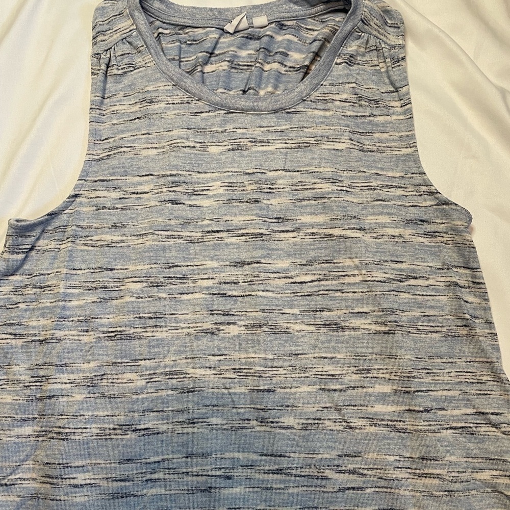 Gap size medium blue and white stripped tank top - Picture 2 of 5